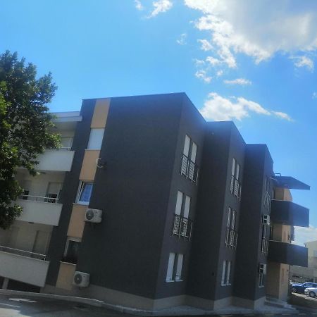 Luxury Apartment Queen Солин Екстериор снимка