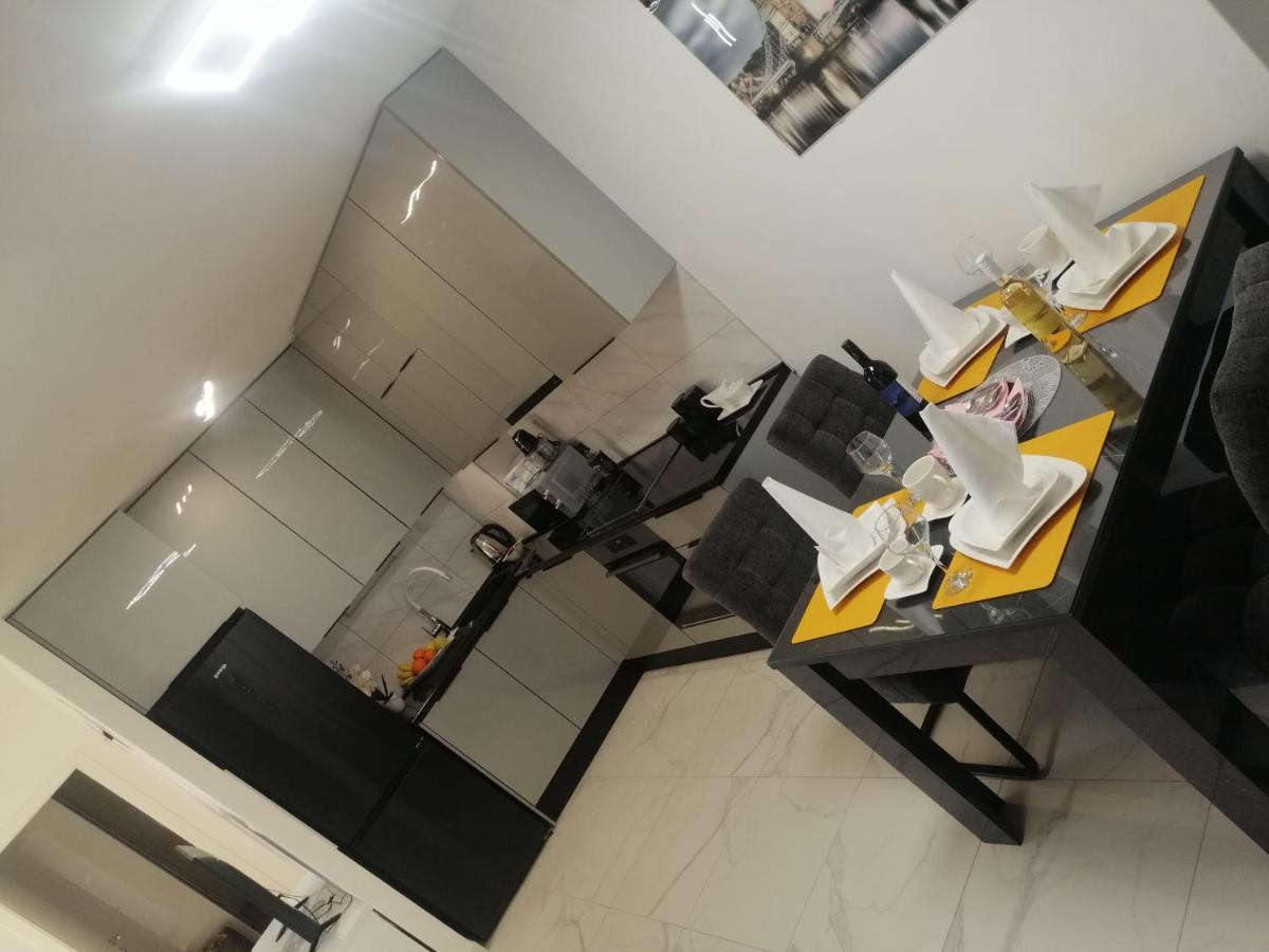 Luxury Apartment Queen Солин Екстериор снимка