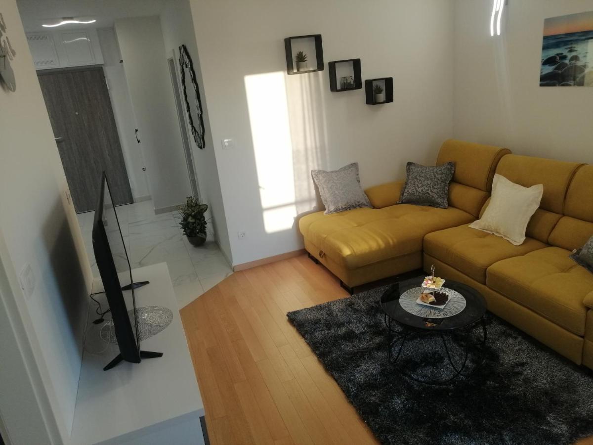 Luxury Apartment Queen Солин Екстериор снимка