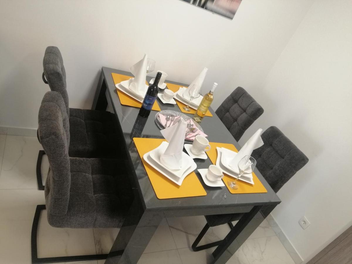 Luxury Apartment Queen Солин Екстериор снимка