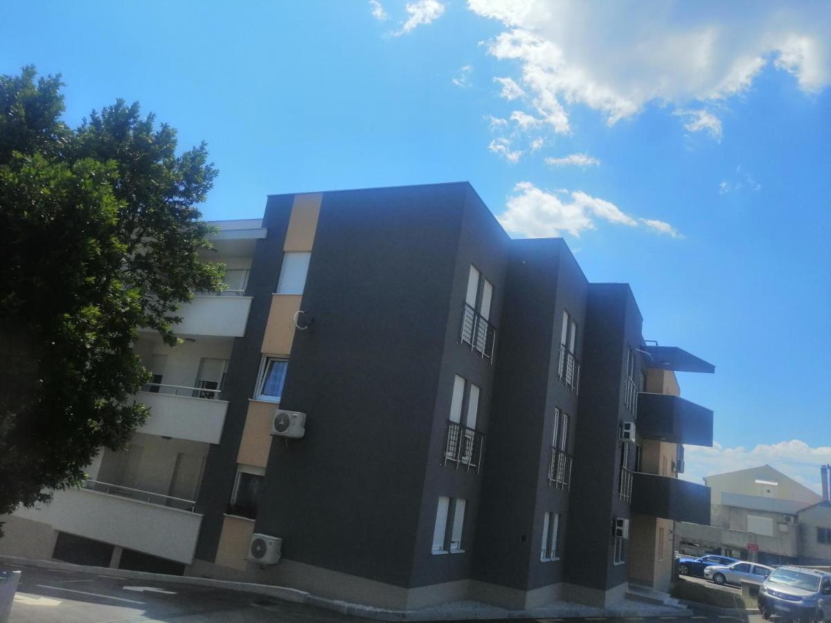 Luxury Apartment Queen Солин Екстериор снимка