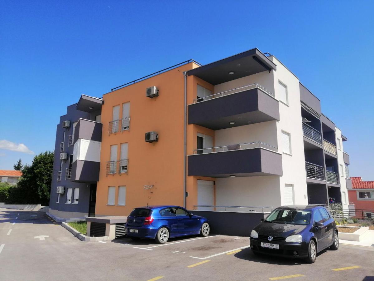 Luxury Apartment Queen Солин Екстериор снимка